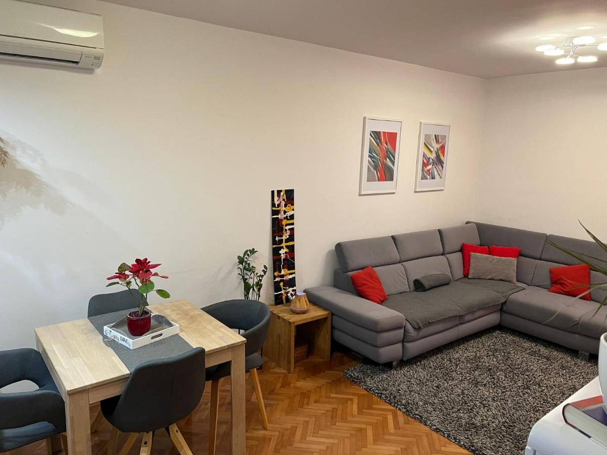 Mm Split Apartment - 5 Min By Car To The Beach & City Center - Free Public Parking 外观 照片