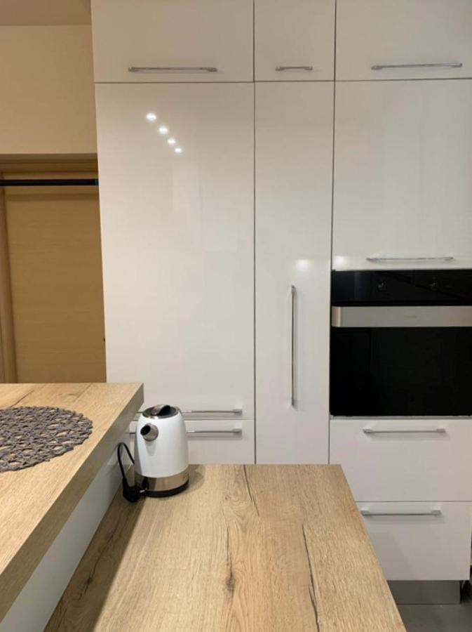 Mm Split Apartment - 5 Min By Car To The Beach & City Center - Free Public Parking 外观 照片