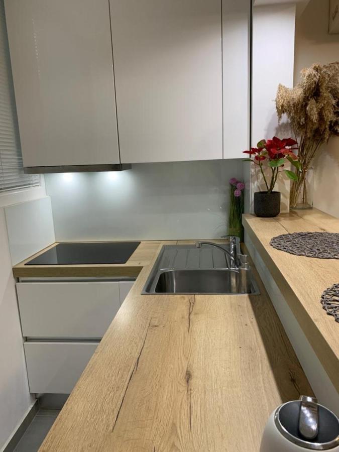 Mm Split Apartment - 5 Min By Car To The Beach & City Center - Free Public Parking 外观 照片