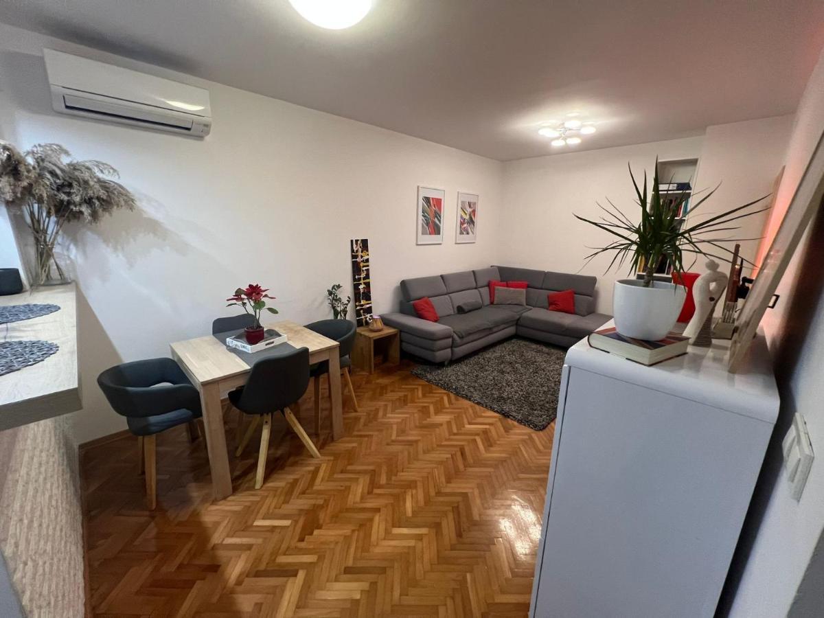 Mm Split Apartment - 5 Min By Car To The Beach & City Center - Free Public Parking 外观 照片