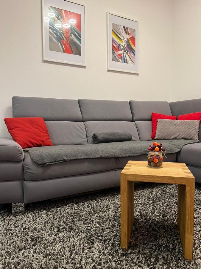Mm Split Apartment - 5 Min By Car To The Beach & City Center - Free Public Parking 外观 照片