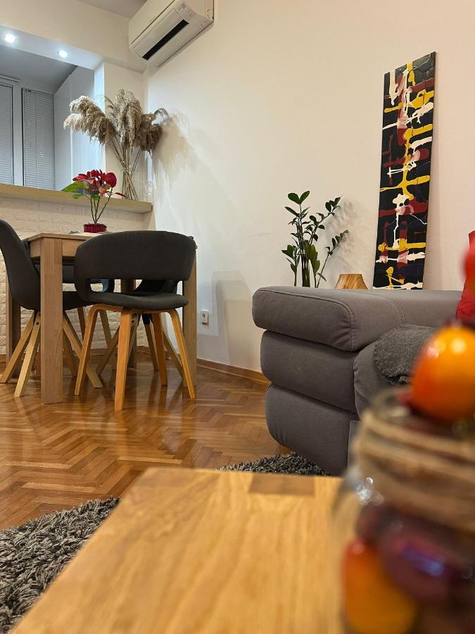 Mm Split Apartment - 5 Min By Car To The Beach & City Center - Free Public Parking 外观 照片