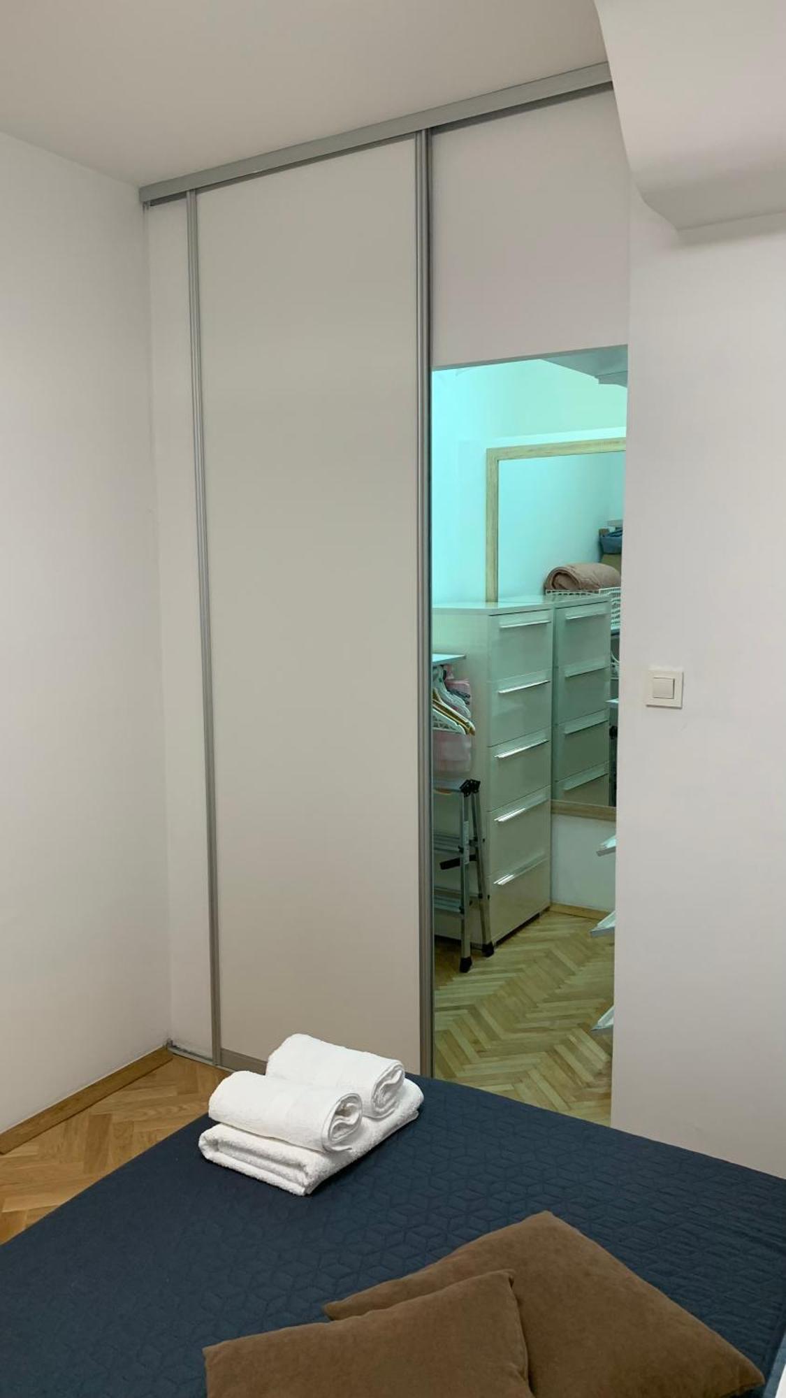 Mm Split Apartment - 5 Min By Car To The Beach & City Center - Free Public Parking 外观 照片